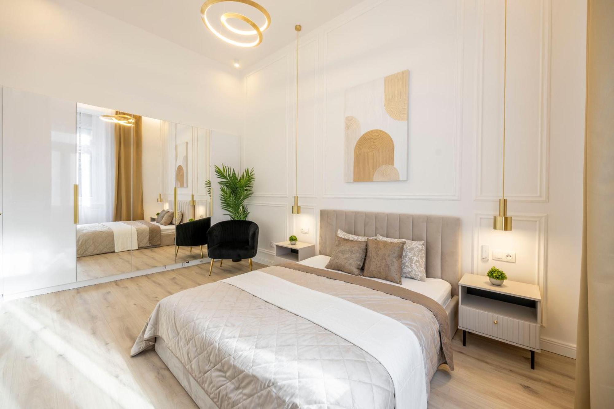 בודפשט Exclusive & Prestigious Central Residence W/ Balcony מראה חיצוני תמונה